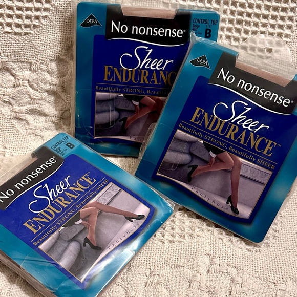 Lot of 3 No Nonsence
Sheer Control Top
Pantyhose SizeB Beige
Mist Sheer Toe 80° - Picture 6 of 7